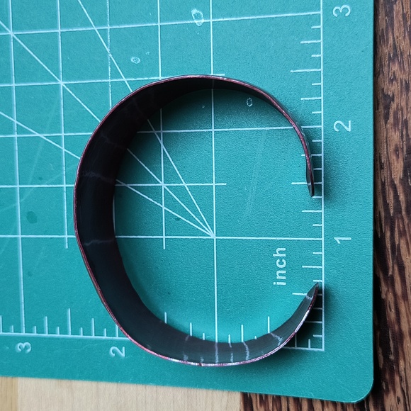 Open Cuff Bracelet Small Hammered Burgundy Red - Picture 8 of 9